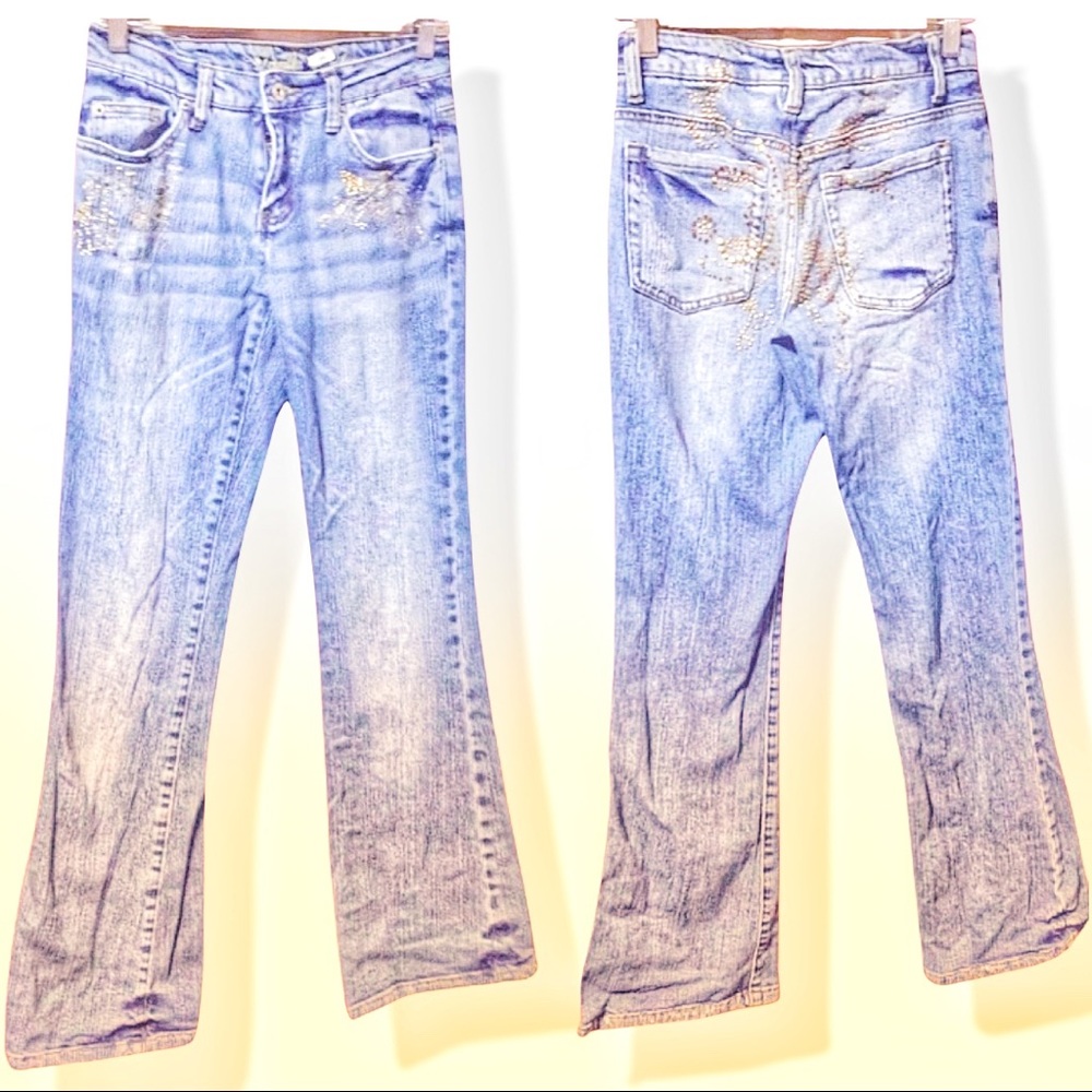 Size 7 Y2K Vanilla light jeans with gold stud  details